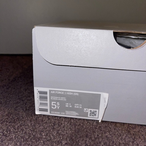 Nike Air Force 1 High - Picture 2 of 9